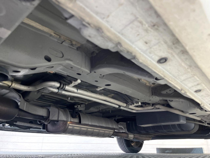 2016 Nissan Serena DAA-GFC27 (UW-69f56a8e02b22)[23]