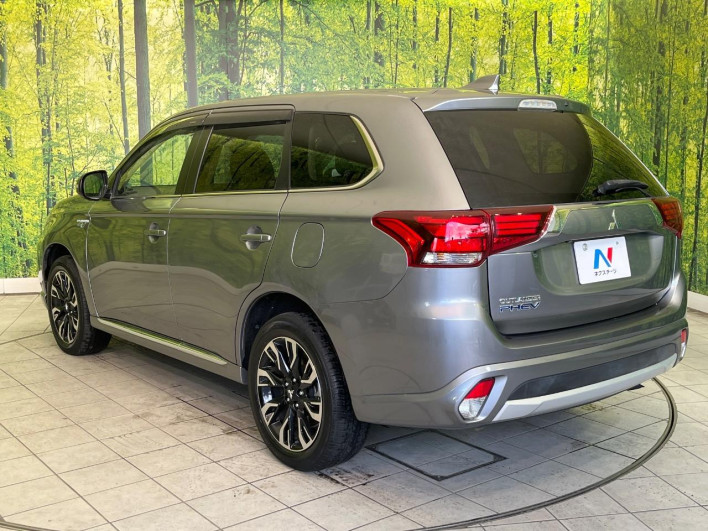 2017 Mitsubishi OUTLANDER PHEV DLA-GG2W (UW-69f56a97b51e7)[21]