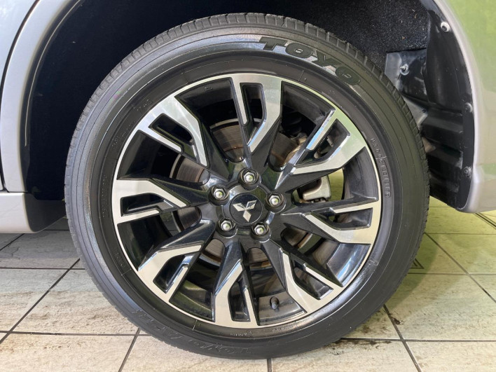 2017 Mitsubishi OUTLANDER PHEV DLA-GG2W (UW-69f56a97b51e7)[8]