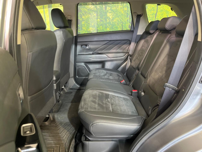 2017 Mitsubishi OUTLANDER PHEV DLA-GG2W (UW-69f56a97b51e7)[20]