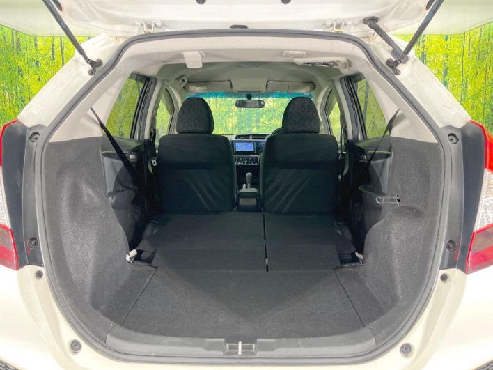 2013 Honda Fit DBA-GK3 (UW-69f56a9c91d8b)[29]
