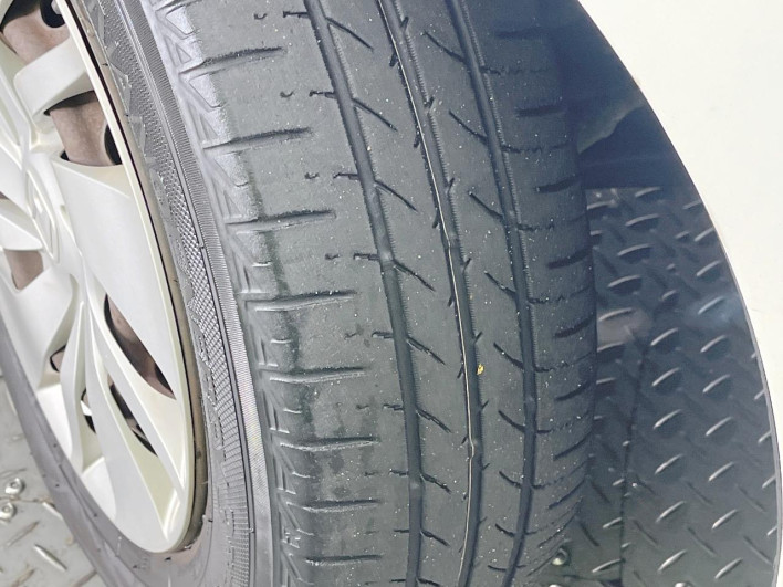 2013 Honda Fit DBA-GK3 (UW-69f56a9c91d8b)[9]