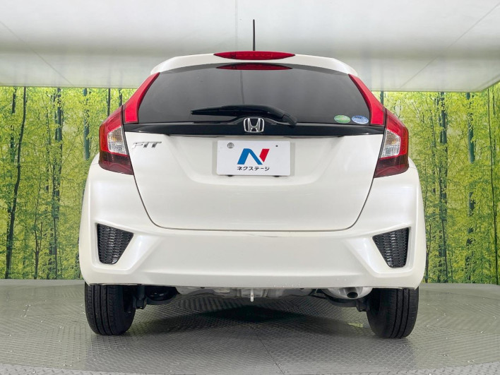 2013 Honda Fit DBA-GK3 (UW-69f56a9c91d8b)[17]