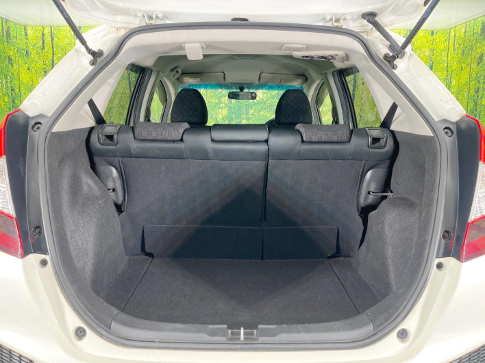 2013 Honda Fit DBA-GK3 (UW-69f56a9c91d8b)[28]
