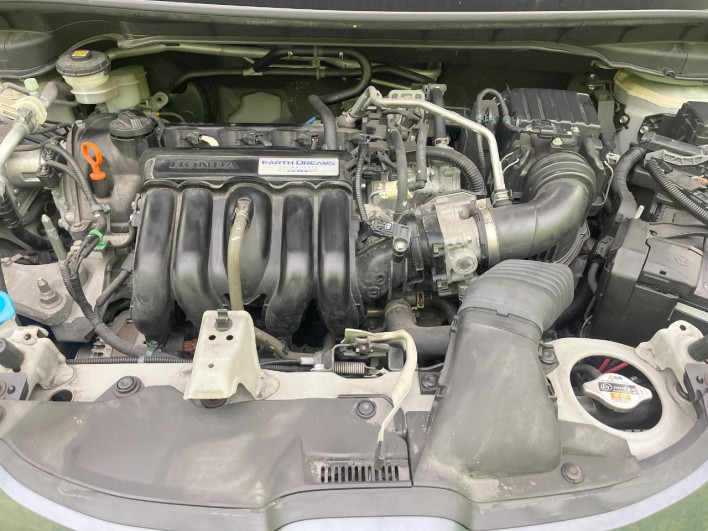 2013 Honda Fit DBA-GK3 (UW-69f56a9c91d8b)[4]