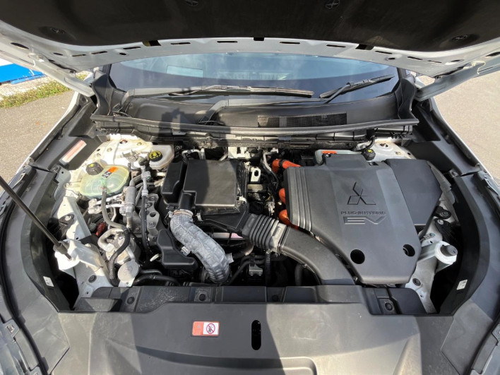 2022 Mitsubishi OUTLANDER PHEV 5LA-GN0W (UW-69f56a9d4879e)[4]