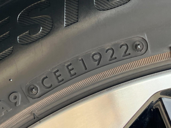 2022 Mitsubishi OUTLANDER PHEV 5LA-GN0W (UW-69f56a9d4879e)[8]