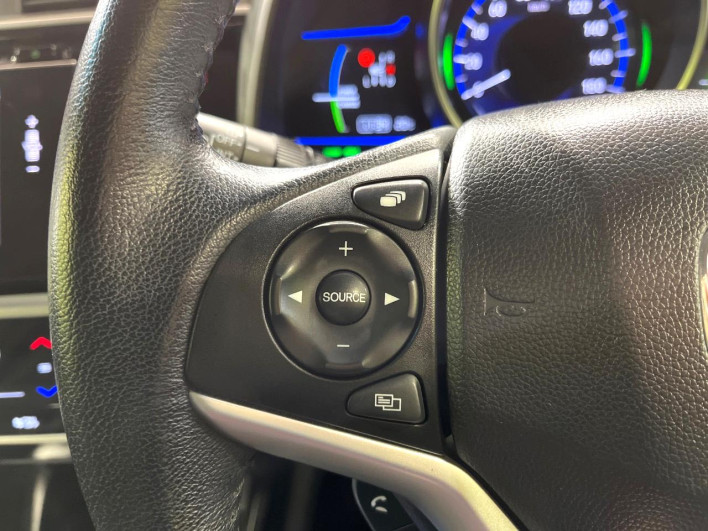 2013 Honda Fit Hybrid DAA-GP5 (UW-69f56a9ecc93d)[14]
