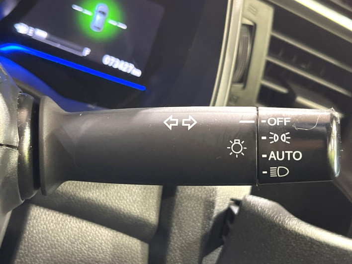 2013 Honda Fit Hybrid DAA-GP5 (UW-69f56a9ecc93d)[19]