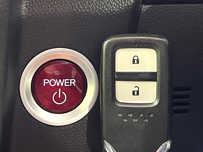 2013 Honda Fit Hybrid DAA-GP5 (UW-69f56a9ecc93d)[8]