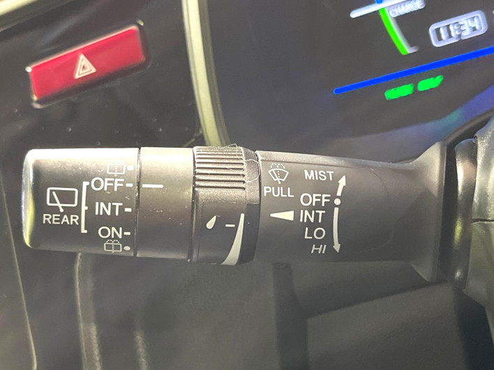 2013 Honda Fit Hybrid DAA-GP5 (UW-69f56a9ecc93d)[18]