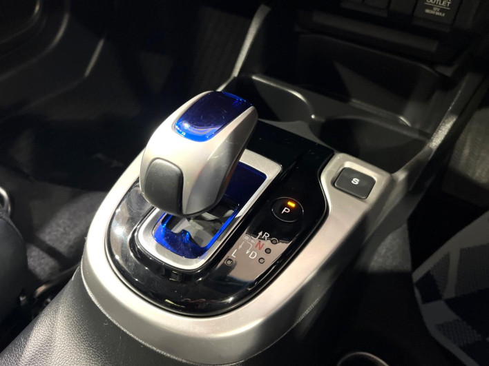 2013 Honda Fit Hybrid DAA-GP5 (UW-69f56a9ecc93d)[11]
