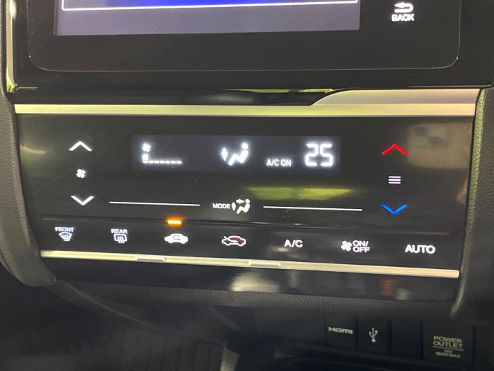2013 Honda Fit Hybrid DAA-GP5 (UW-69f56a9ecc93d)[10]