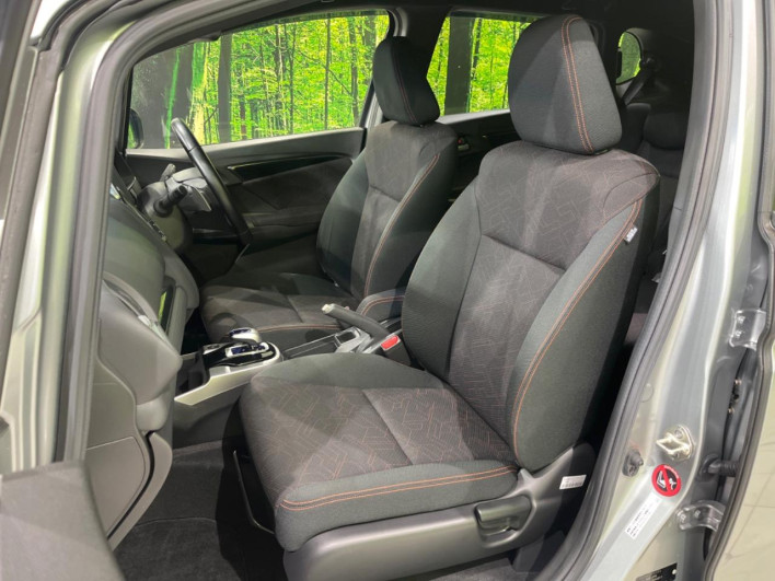 2016 Honda Fit Hybrid DAA-GP6 (UW-69f56a9f56fcd)[21]