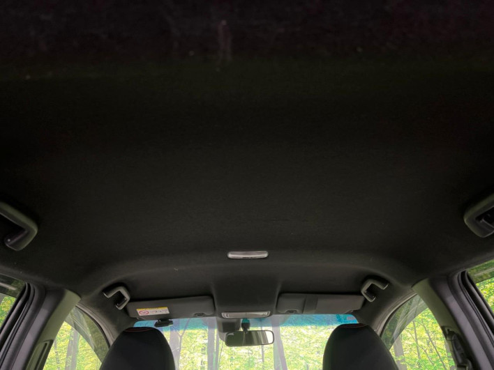 2016 Honda Fit Hybrid DAA-GP6 (UW-69f56a9f56fcd)[14]