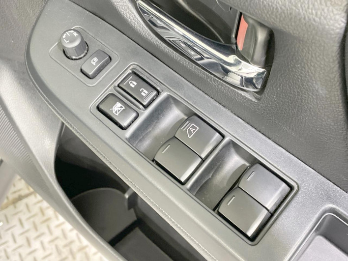 2013 Subaru XV DBA-GP7 (UW-69f56a9f927ff)[15]