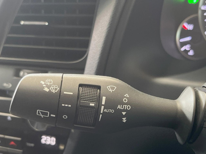 2018 Lexus RX DAA-GYL20W (UW-69f56aad67dd8)[28]