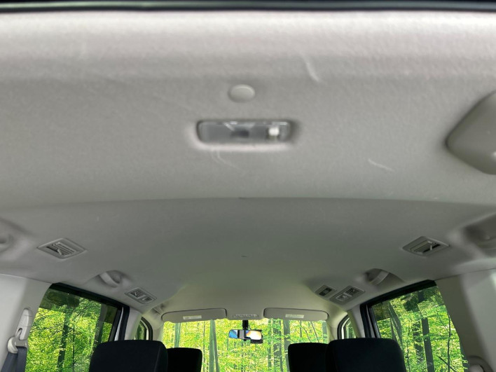 2013 Nissan Serena DAA-HC26 (UW-69f56ab0a3077)[28]
