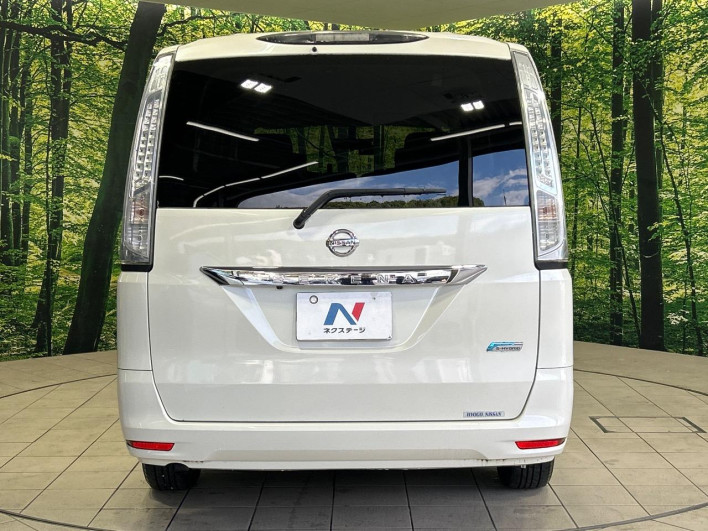 2013 Nissan Serena DAA-HC26 (UW-69f56ab0a3077)[20]
