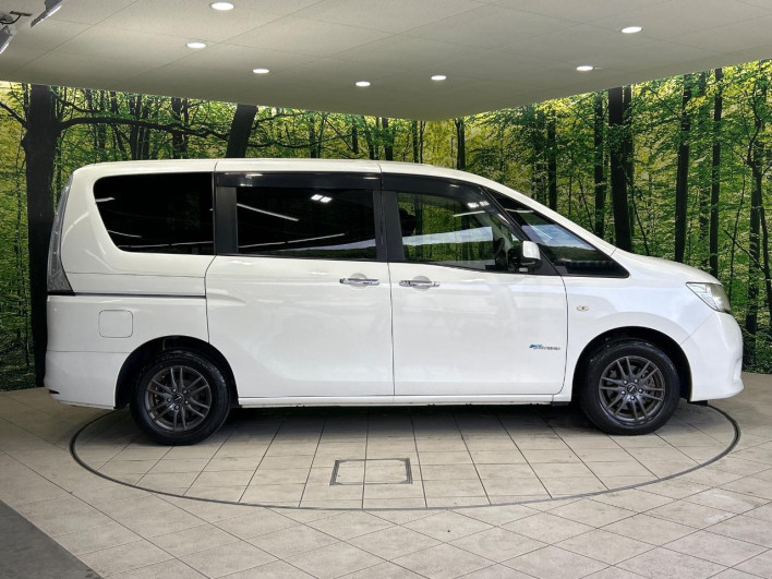 2013 Nissan Serena DAA-HC26 (UW-69f56ab0a3077)[18]