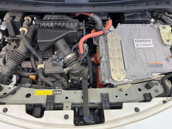 2017 Nissan Note DAA-HE12 (UW-69f56ab1039da)[4]
