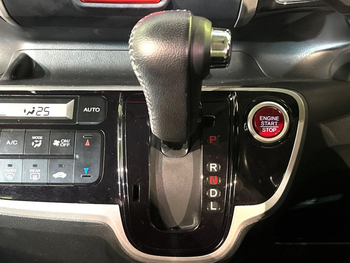2013 Honda N-BOX CUSTOM DBA-JF1 (UW-69f56ace1f960)[14]