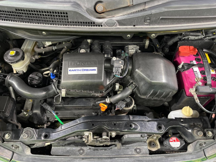 2017 Honda N-BOX CUSTOM DBA-JF1 (UW-69f56ad00982c)[4]