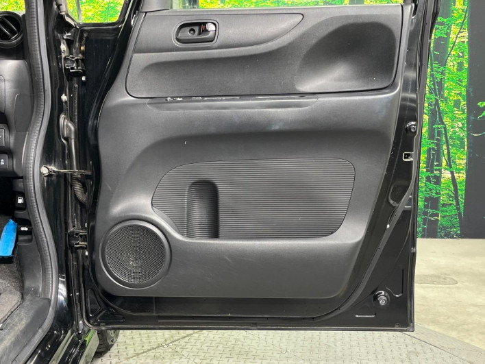2017 Honda N-BOX CUSTOM DBA-JF1 (UW-69f56ad00982c)[29]