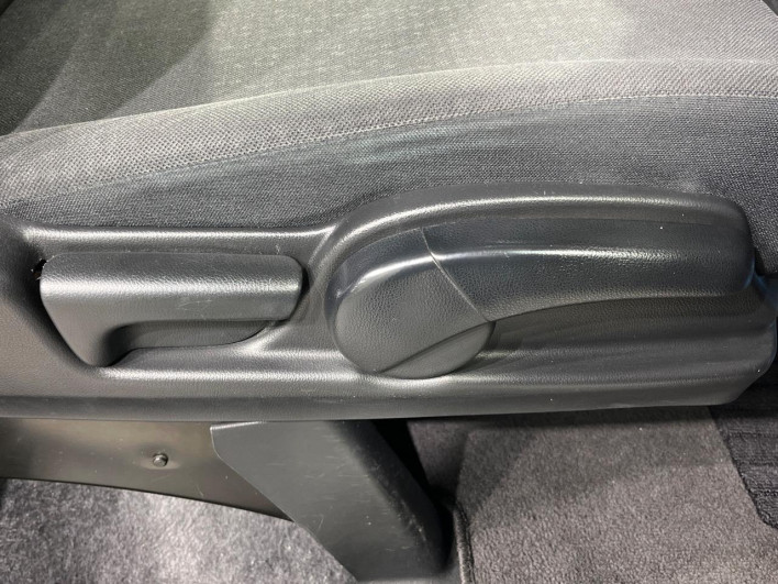 2017 Honda N-BOX CUSTOM DBA-JF1 (UW-69f56ad00982c)[26]