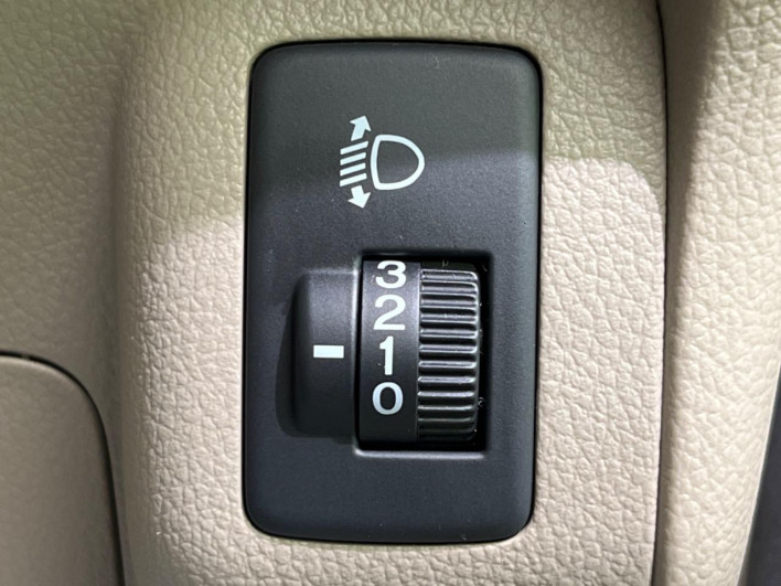 2015 Honda N-BOX DBA-JF1 (UW-69f56ad1521f8)[17]