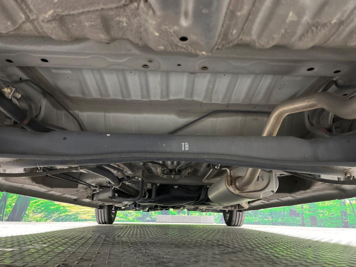 2017 Honda N-BOX CUSTOM DBA-JF3 (UW-69f56ad21fde8)[11]