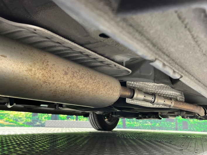 2017 Honda N-BOX CUSTOM DBA-JF3 (UW-69f56ad21fde8)[5]