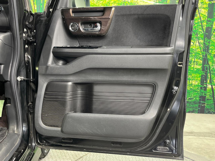 2017 Honda N-BOX CUSTOM DBA-JF3 (UW-69f56ad21fde8)[6]
