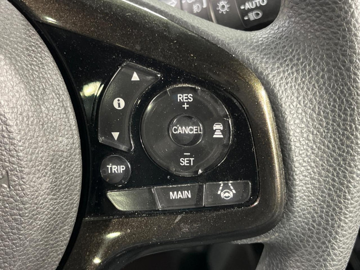 2017 Honda N-BOX CUSTOM DBA-JF3 (UW-69f56ad21fde8)[27]
