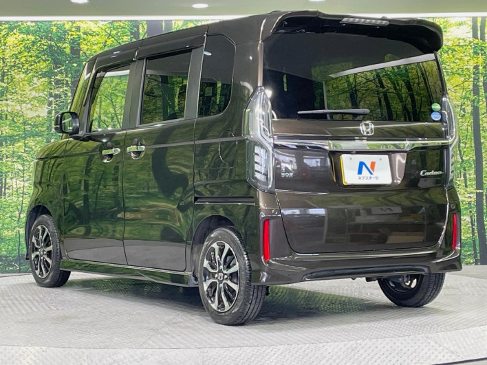 2018 Honda N-BOX CUSTOM DBA-JF3 (UW-69f56ad26680b)[18]
