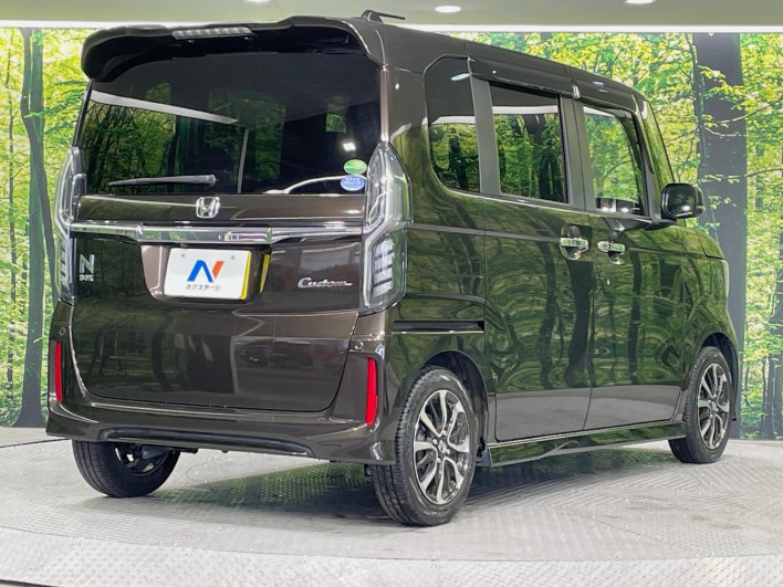 2018 Honda N-BOX CUSTOM DBA-JF3 (UW-69f56ad26680b)[16]