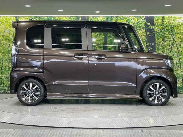 2018 Honda N-BOX CUSTOM DBA-JF3 (UW-69f56ad26680b)[15]