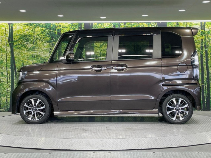 2018 Honda N-BOX CUSTOM DBA-JF3 (UW-69f56ad26680b)[19]