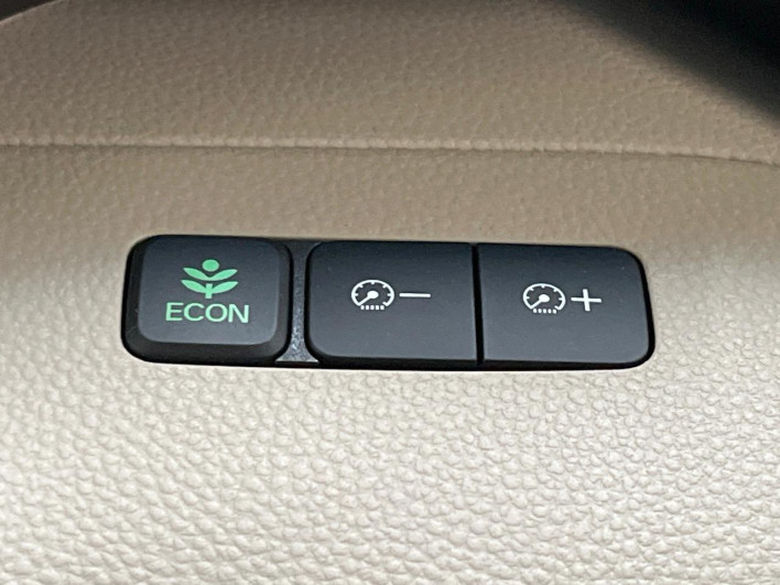2018 Honda N-BOX DBA-JF3 (UW-69f56ad288ae6)[19]