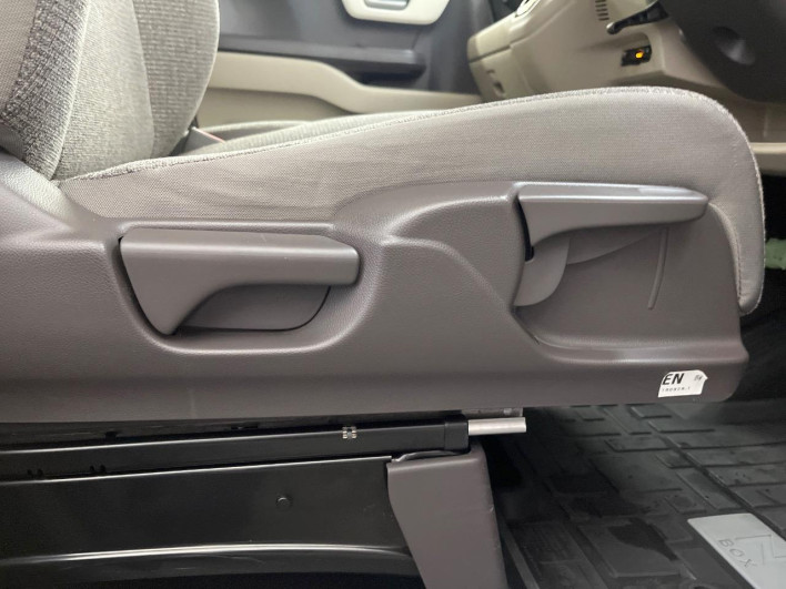 2018 Honda N-BOX DBA-JF3 (UW-69f56ad288ae6)[9]