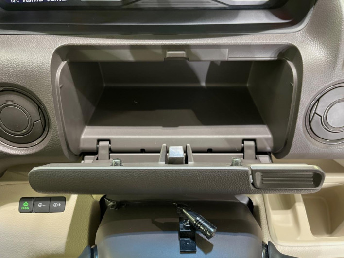 2019 Honda N-BOX DBA-JF3 (UW-69f56ad38478b)[27]