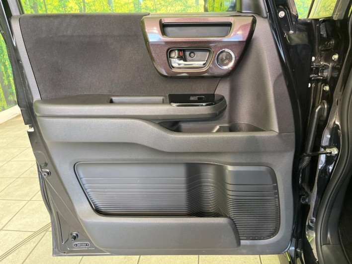 2019 Honda N-BOX CUSTOM DBA-JF3 (UW-69f56ad48b431)[27]