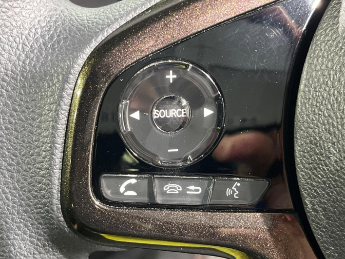 2019 Honda N-BOX CUSTOM 6BA-JF3 (UW-69f56ad4c62b8)[28]