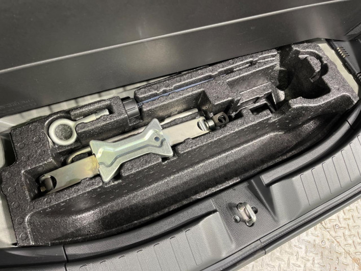 2019 Honda N-BOX CUSTOM 6BA-JF3 (UW-69f56ad4c62b8)[11]