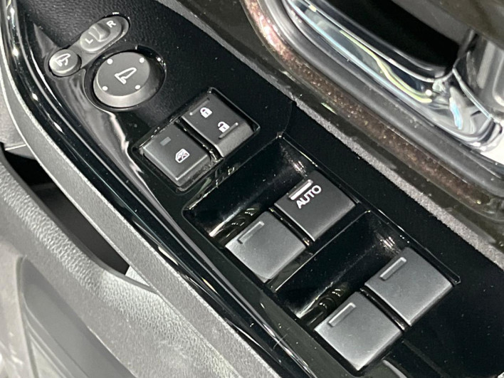 2019 Honda N-BOX CUSTOM 6BA-JF3 (UW-69f56ad4c62b8)[19]