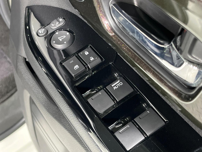 2020 Honda N-BOX CUSTOM 6BA-JF3 (UW-69f56ad608680)[19]