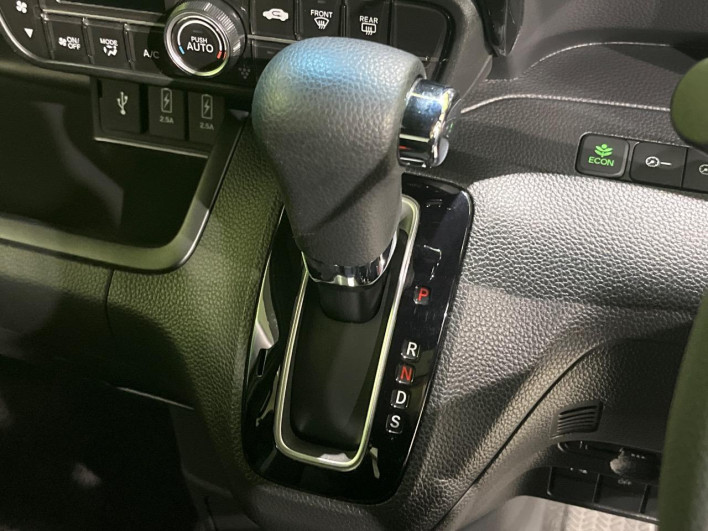 2021 Honda N-BOX CUSTOM 6BA-JF3 (UW-69f56ada1b63e)[28]