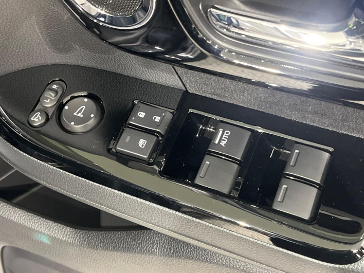 2021 Honda N-BOX CUSTOM 6BA-JF3 (UW-69f56ada1b63e)[15]