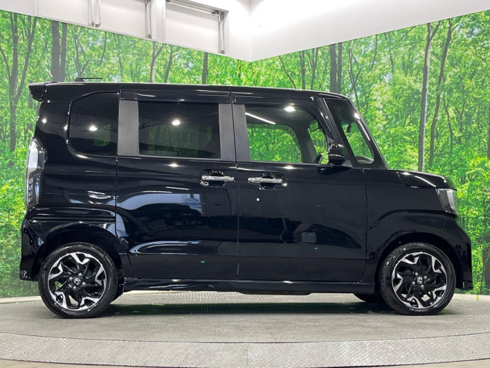 2017 Honda N-BOX CUSTOM DBA-JF4 (UW-69f56ade4a93f)[13]