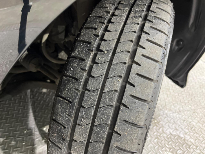 2017 Honda N-BOX CUSTOM DBA-JF4 (UW-69f56ade4a93f)[8]